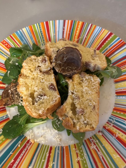 Cake à l’andouille de Guémené et à la pomme
