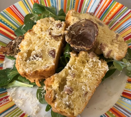 Cake à l’andouille de Guémené et à la pomme